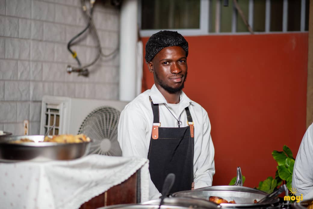 Gad Mola - Maître des Grillades et expert en logistique